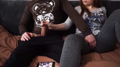 Сочная сестра дрочит член сводному брату до спермы