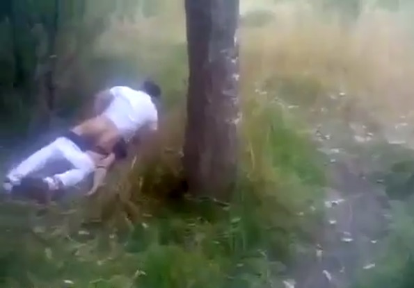 Мужик запалил секс таджиков на природе