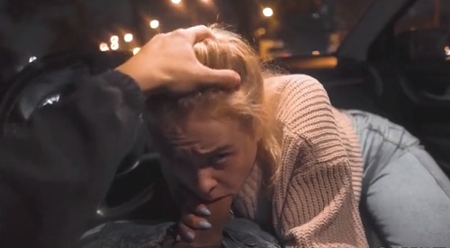 Татарская милашка отсосала другу в машине на публичном месте