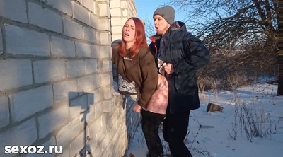 Ебля с хохлушкой из деревни на морозе